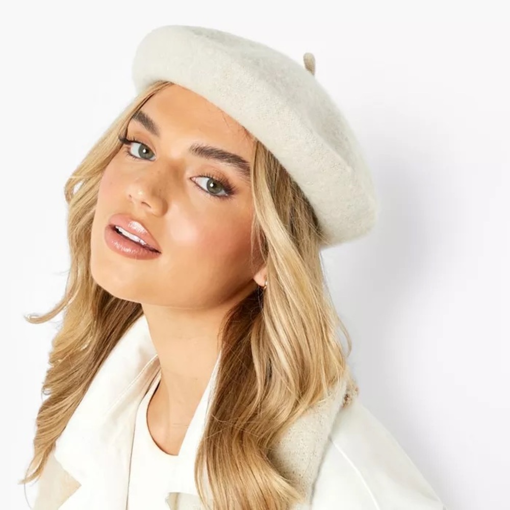 NWT Boohoo hat